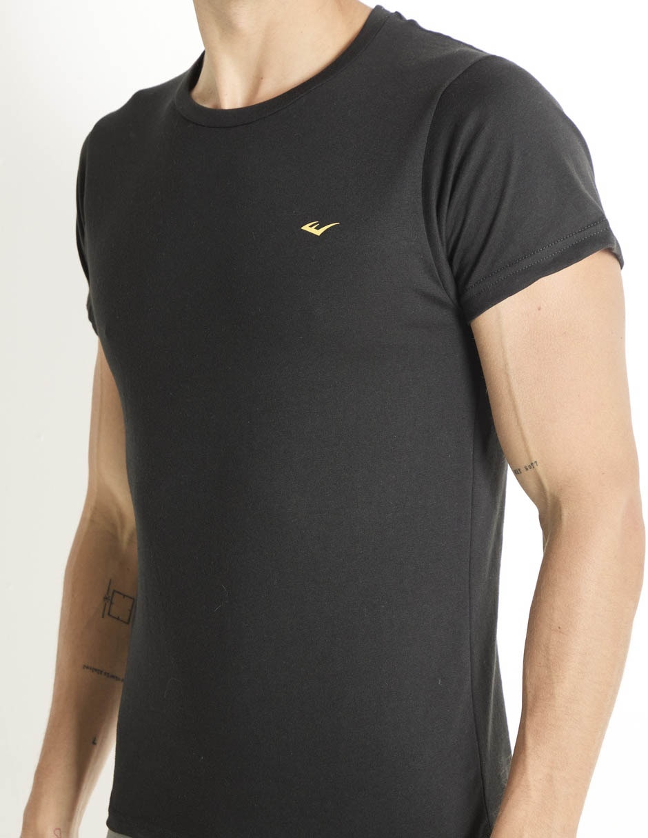Set playera cuello redondo para hombre 4