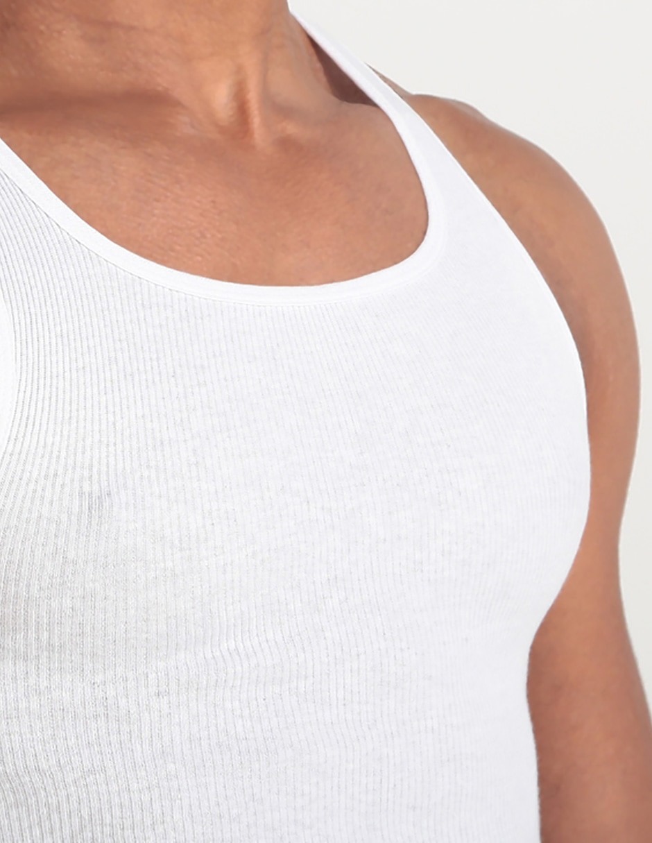 Set camiseta cuello redondo para hombre 8